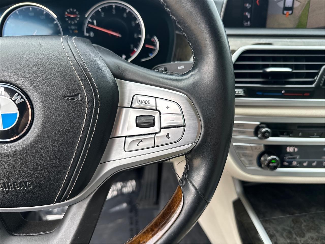 BMW 7-Series  2019