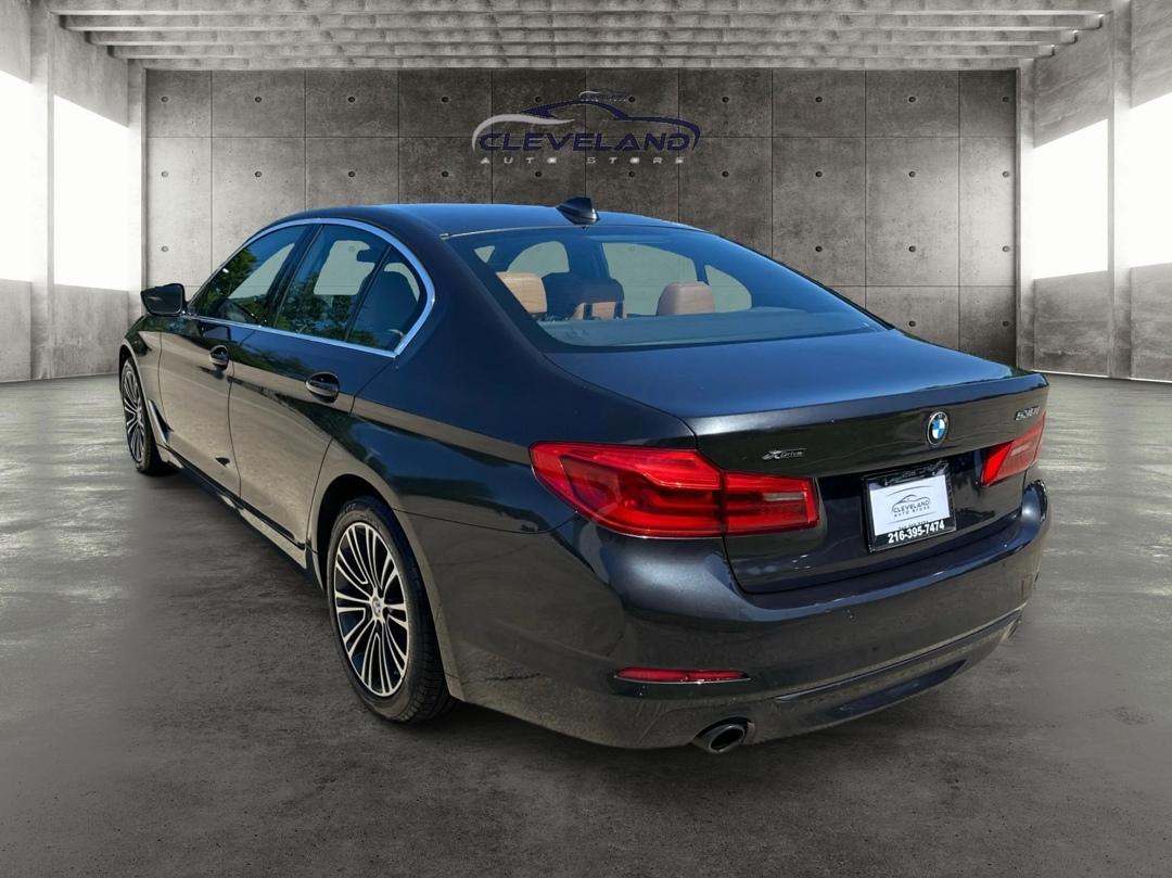 BMW 5-Series  2019
