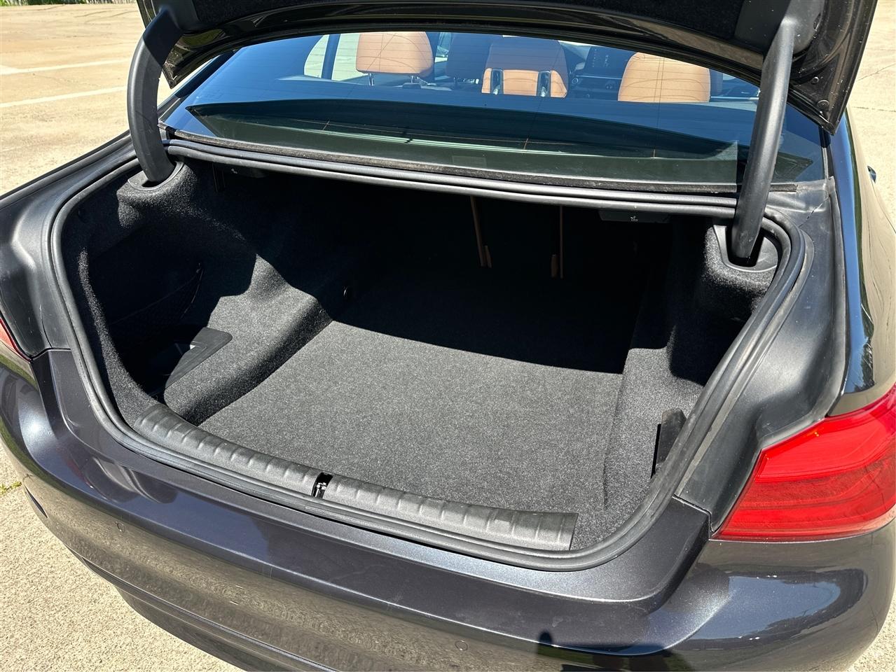 BMW 5-Series  2019