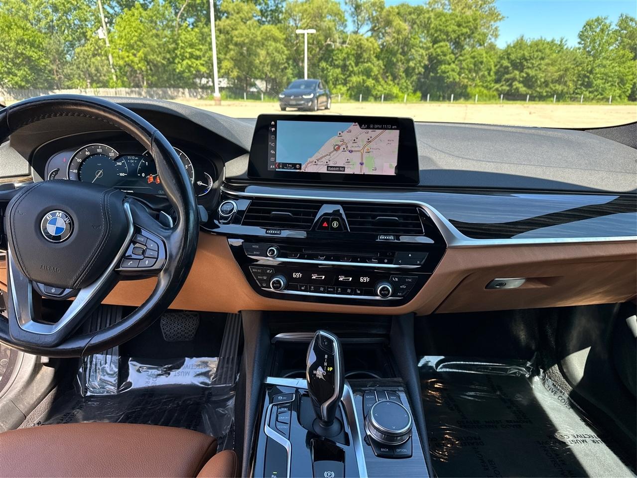 BMW 5-Series  2019