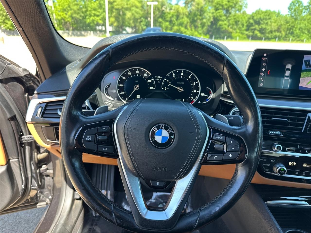 BMW 5-Series  2019