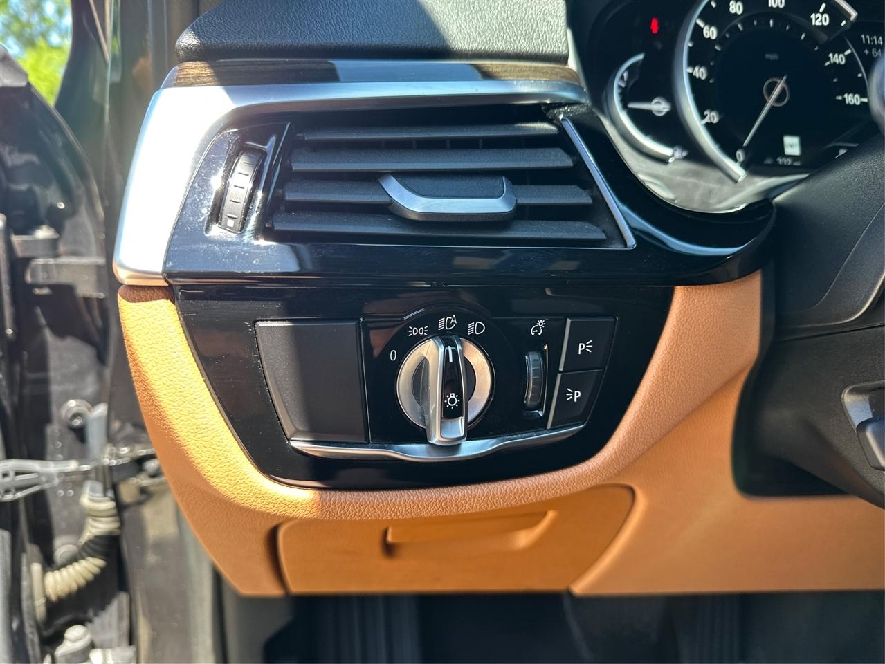 BMW 5-Series  2019