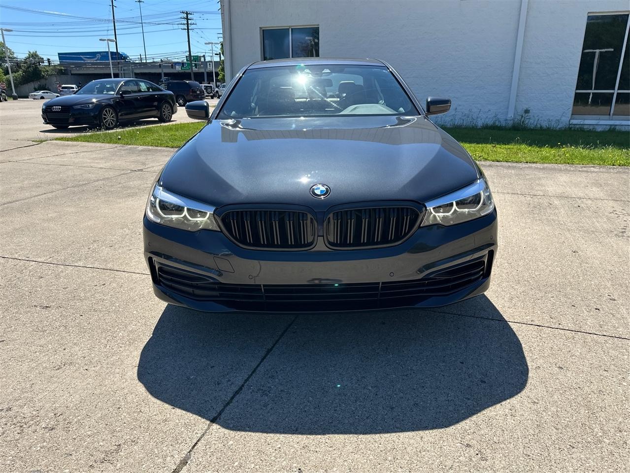 BMW 5-Series  2019