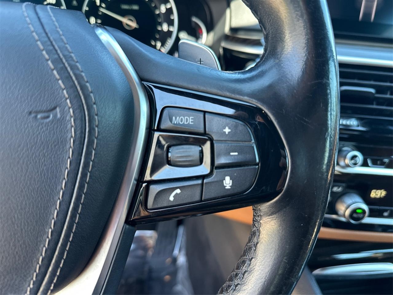 BMW 5-Series  2019
