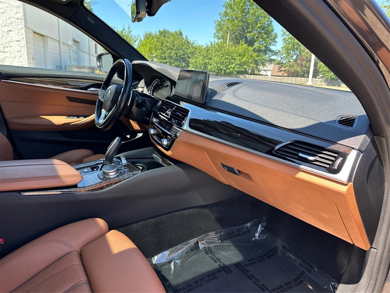 BMW 5-Series  2019