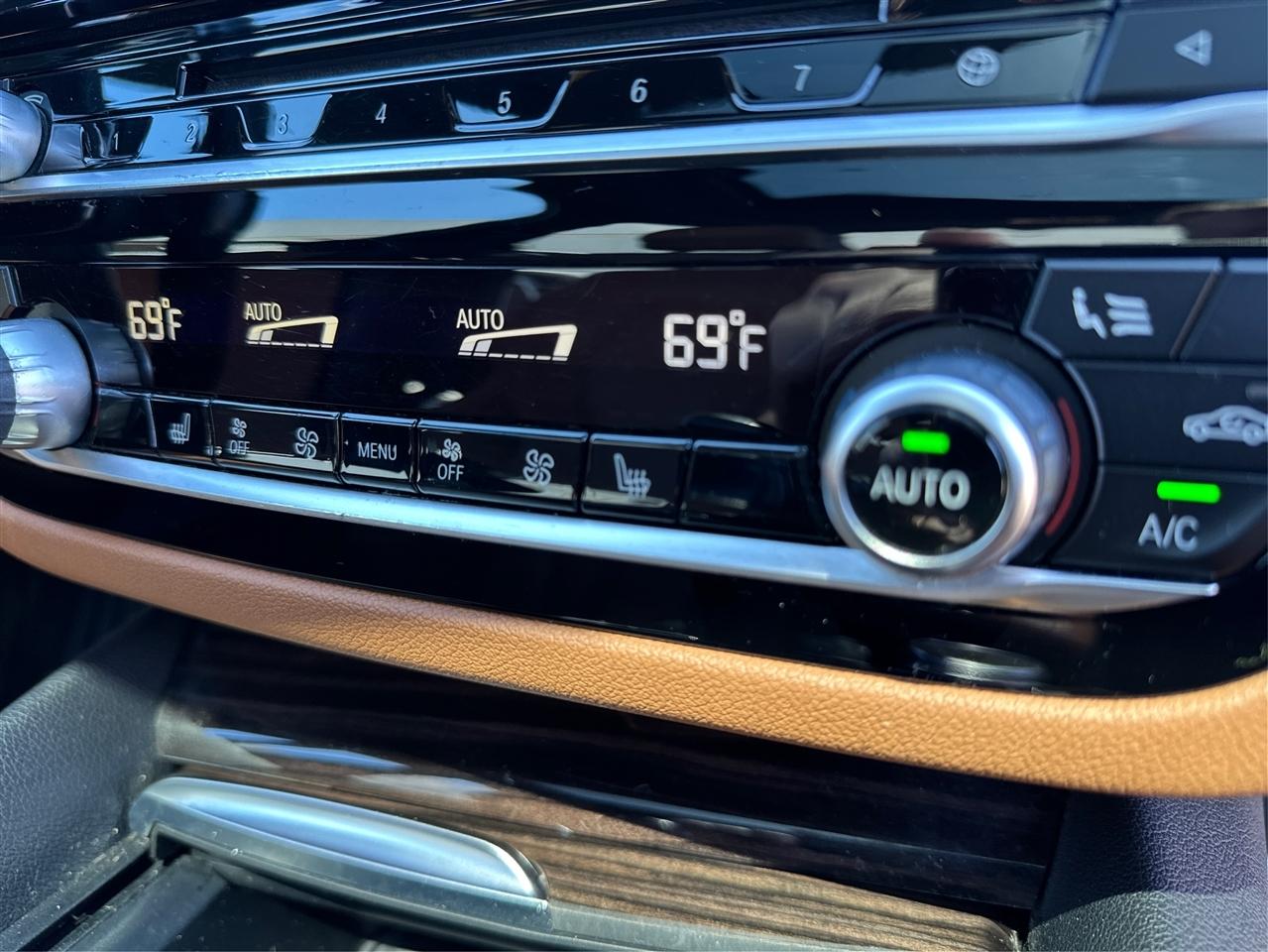 BMW 5-Series  2019