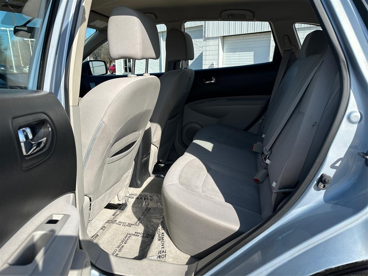 Nissan Rogue Select  2014