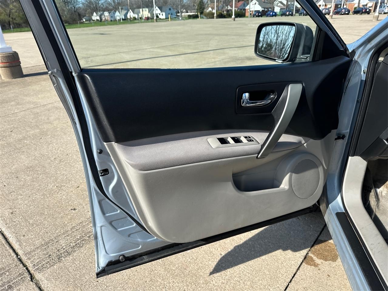 Nissan Rogue Select  2014