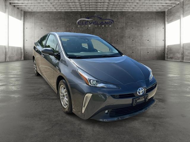 Gray 2019 Toyota Prius XLE AWD-e Hatchback All-Wheel Drive Continuously Variable Transmission