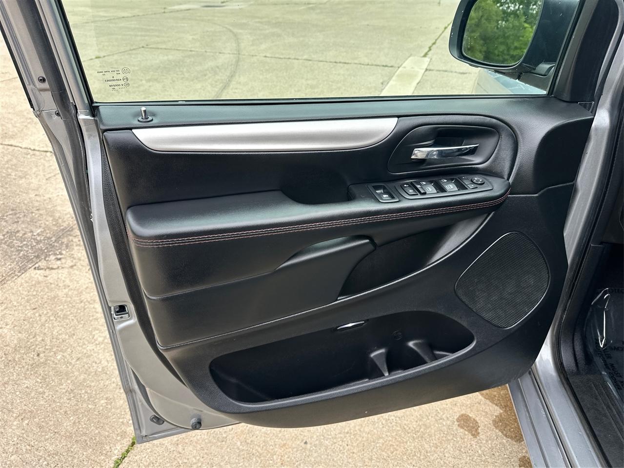Dodge Grand Caravan  2020
