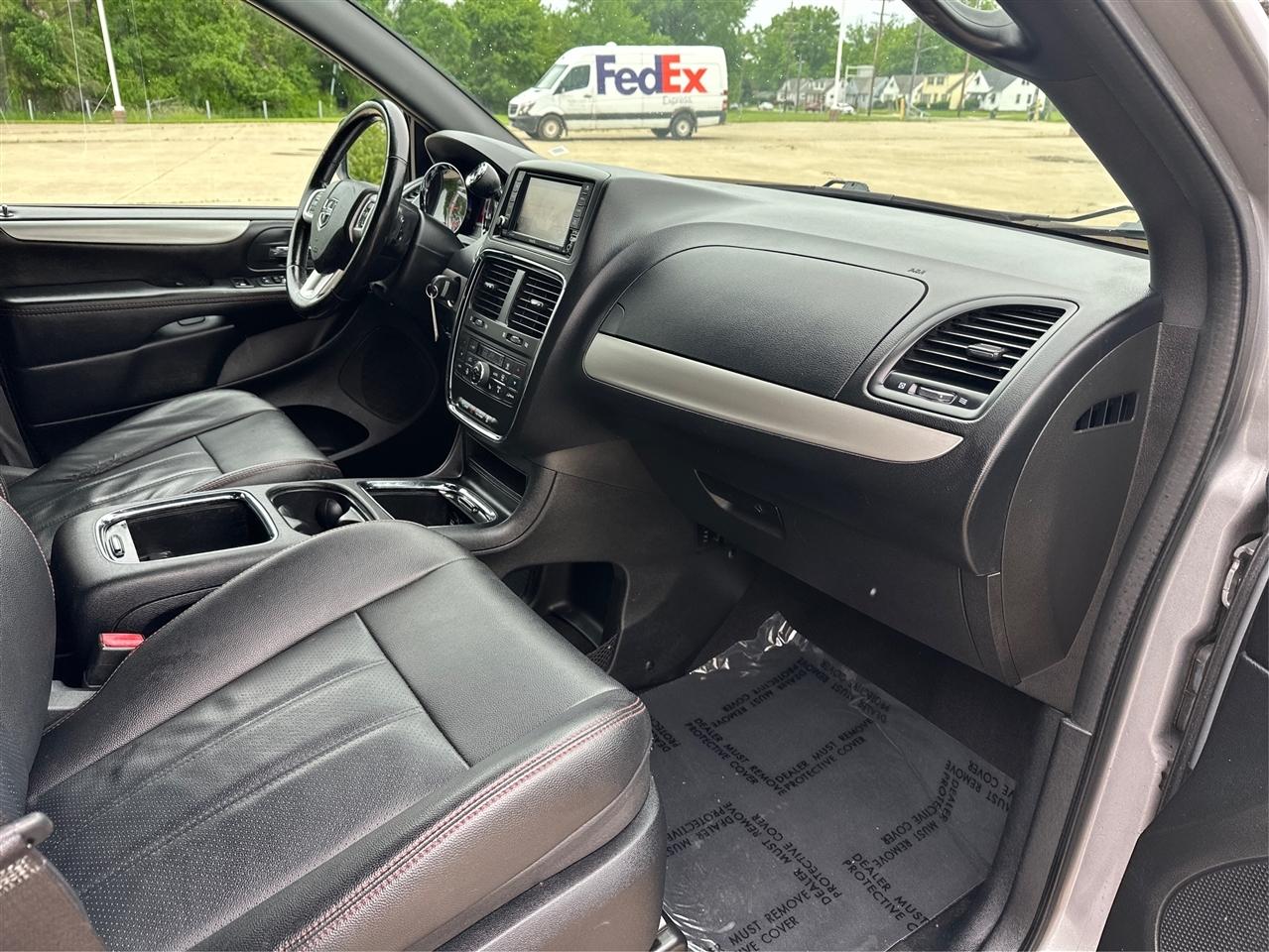 Dodge Grand Caravan  2020