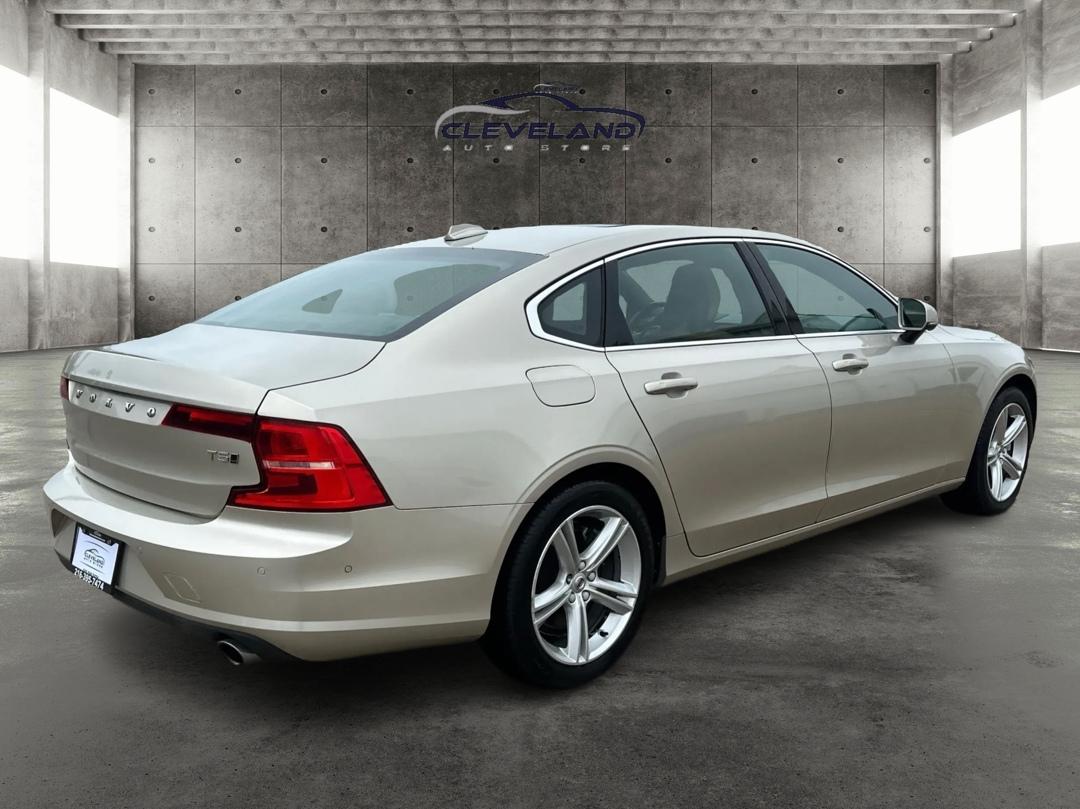 Volvo S90  2018