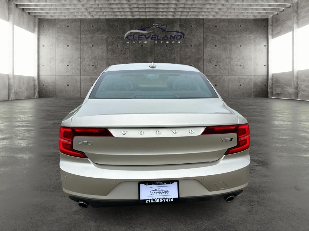 Volvo S90  2018