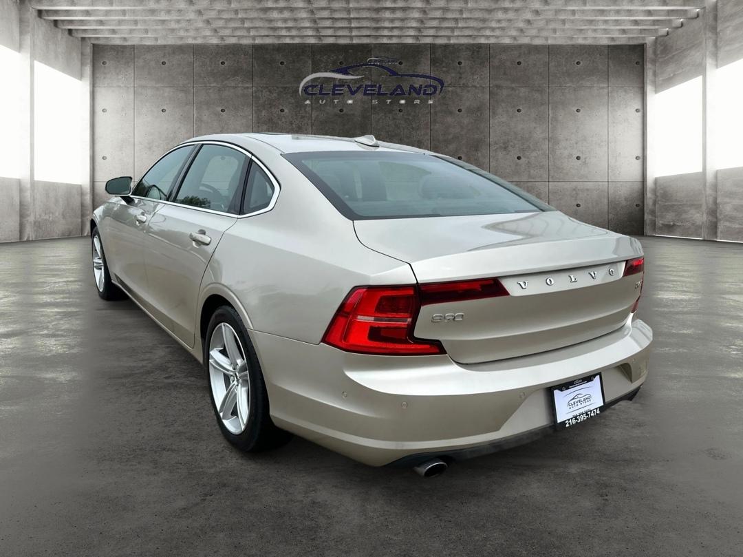 Volvo S90  2018