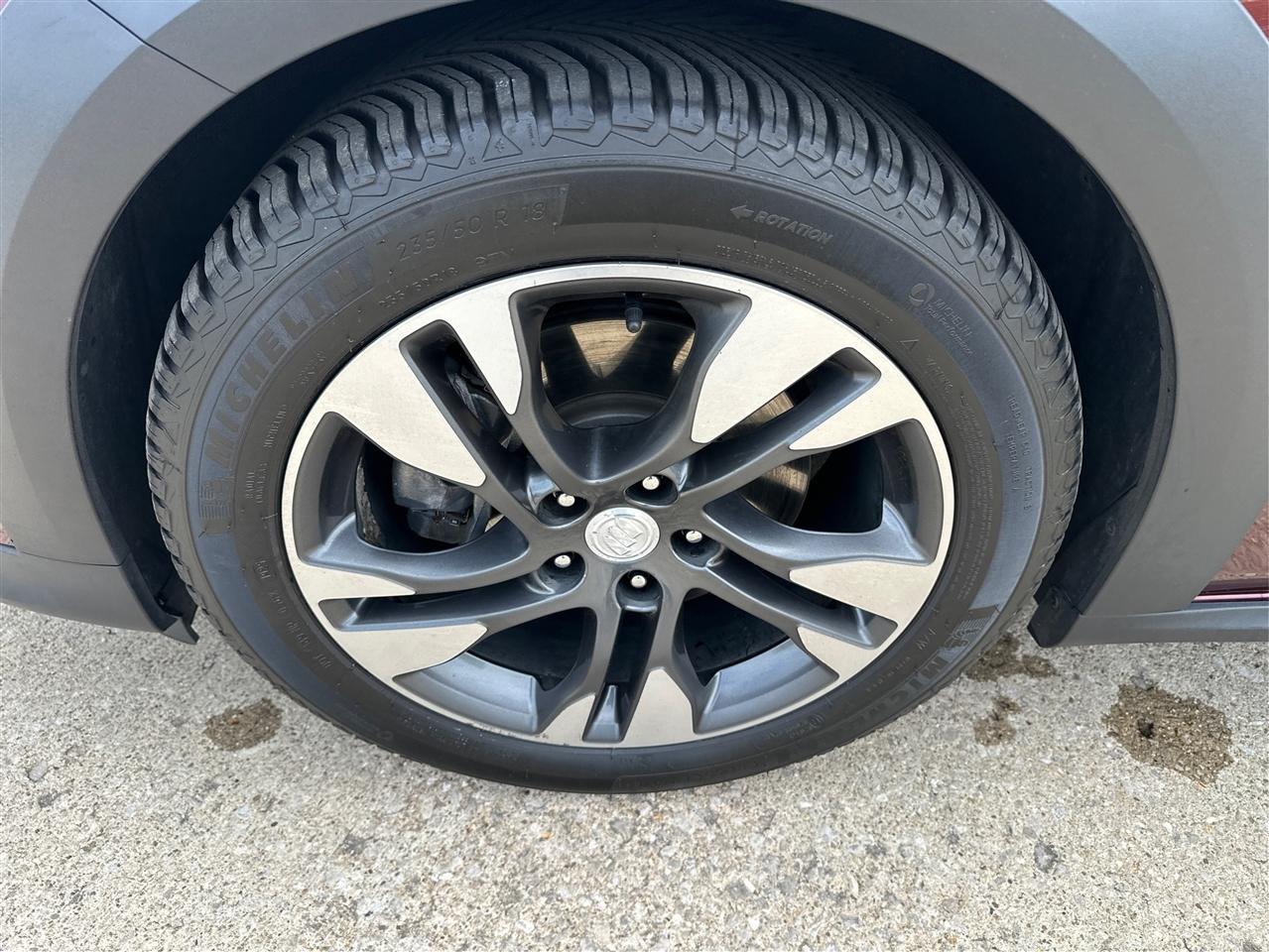 Buick Regal TourX  2018