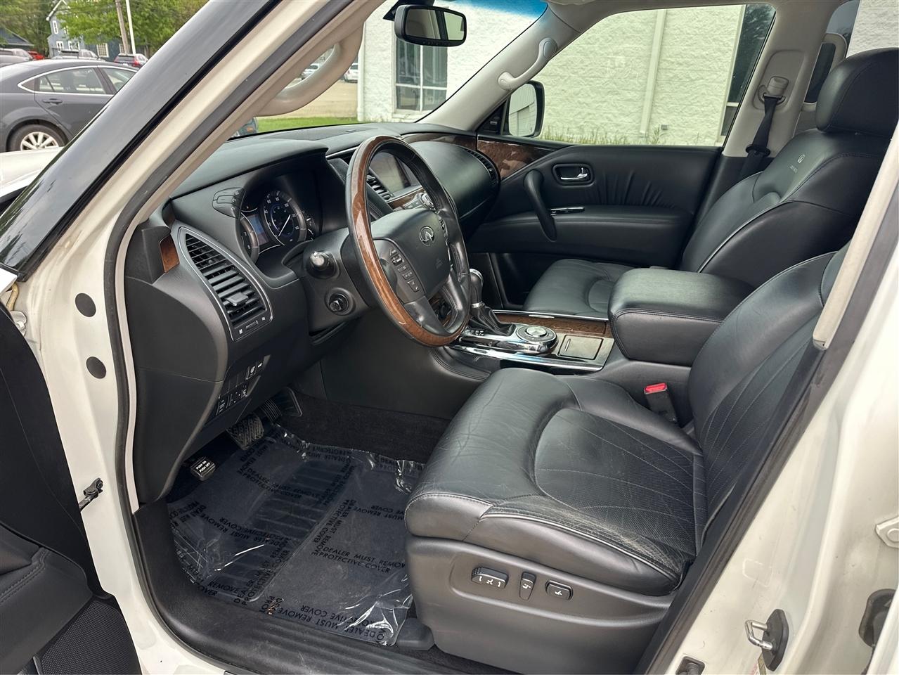 Infiniti QX56  2012