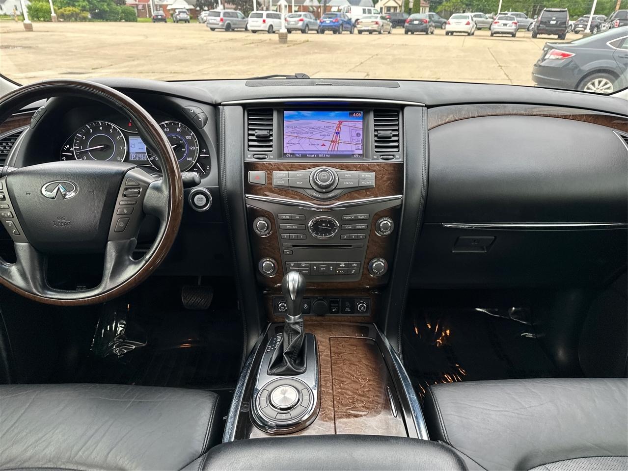 Infiniti QX56  2012
