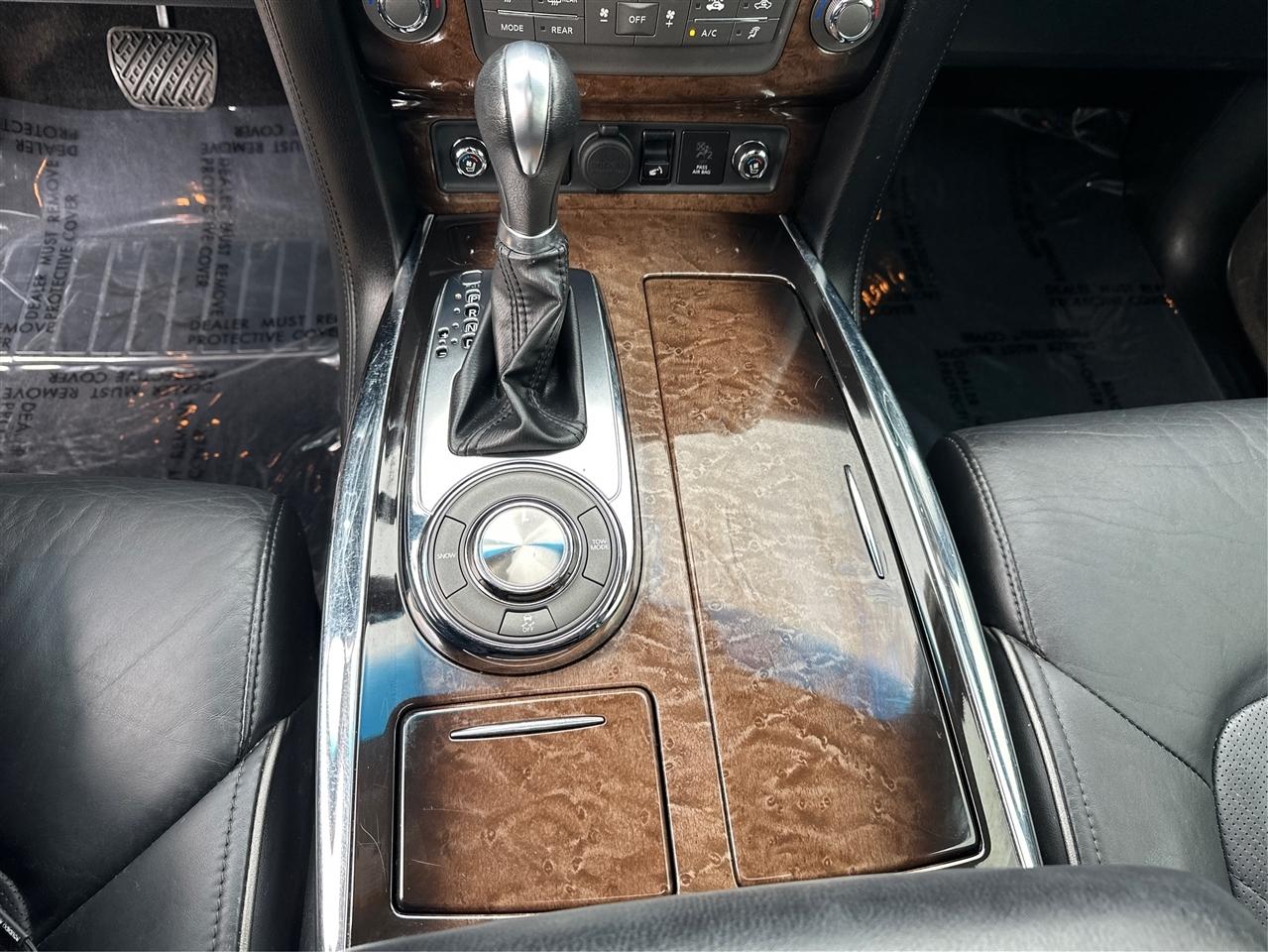 Infiniti QX56  2012