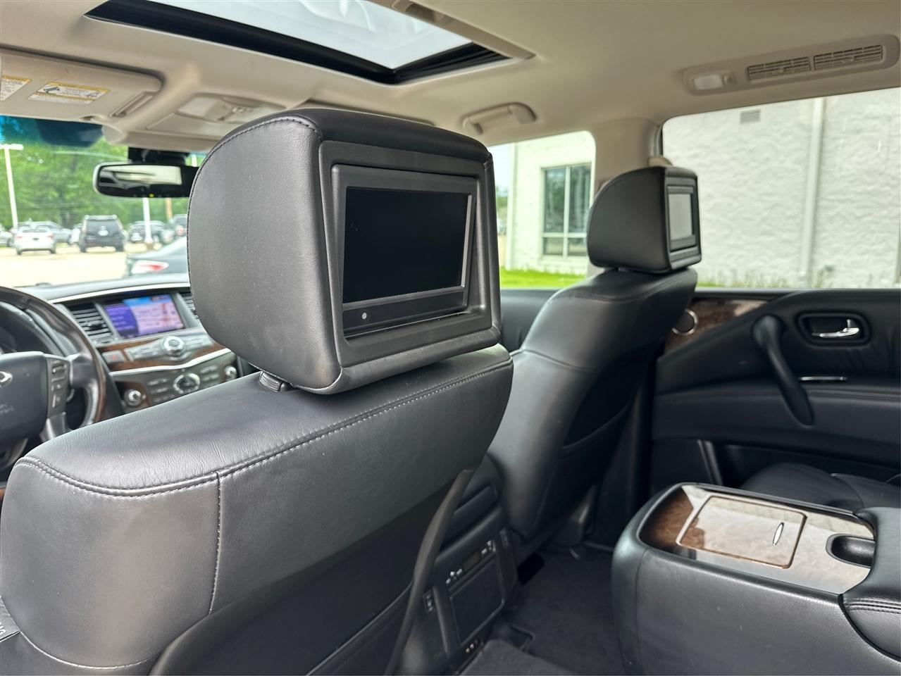 Infiniti QX56  2012