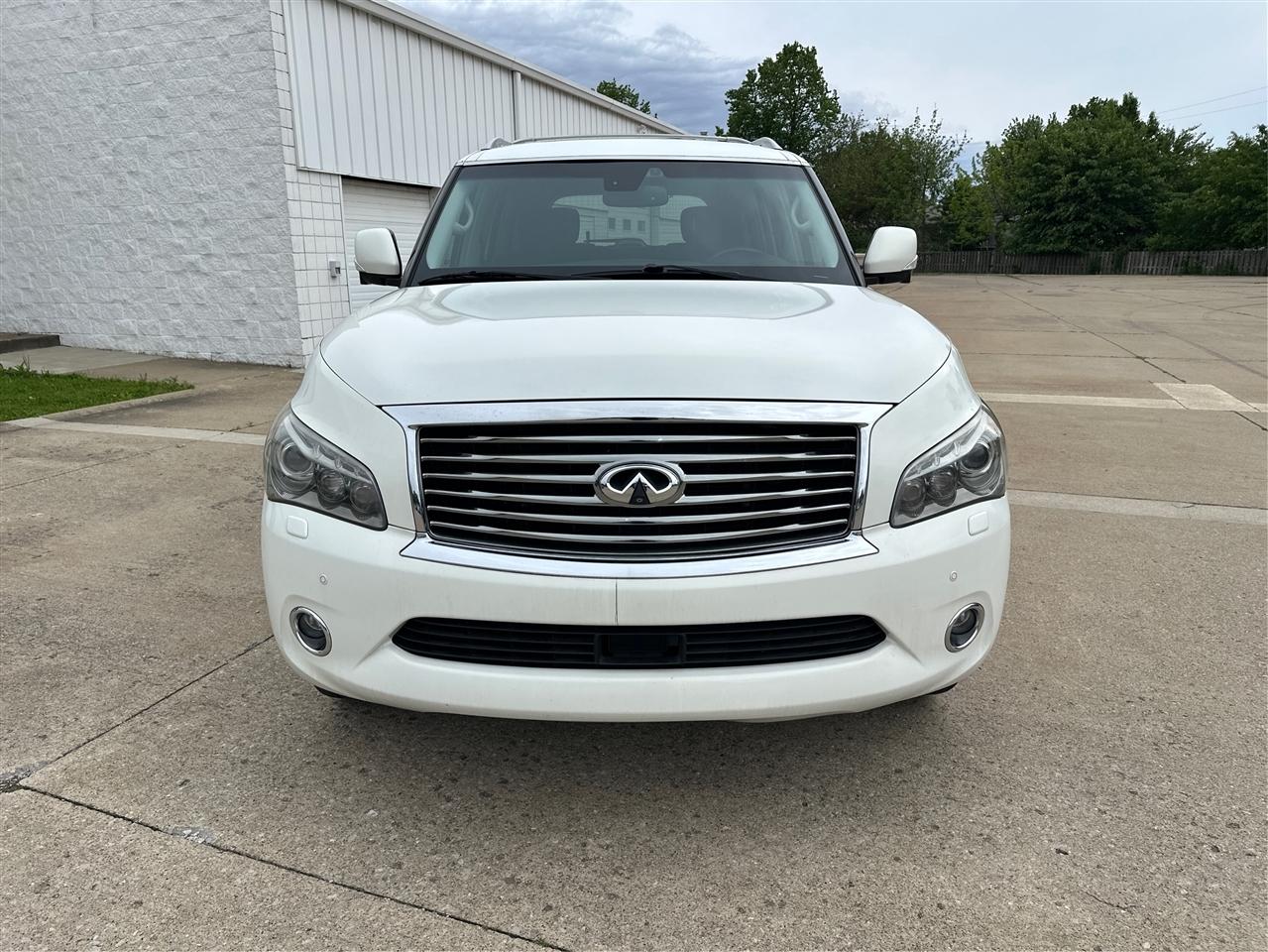 Infiniti QX56  2012