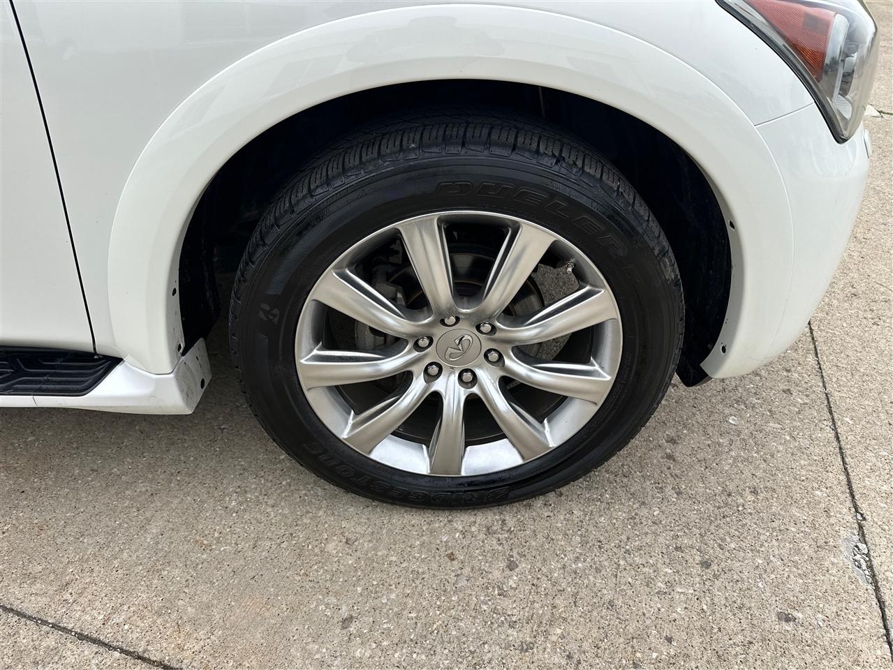 Infiniti QX56  2012