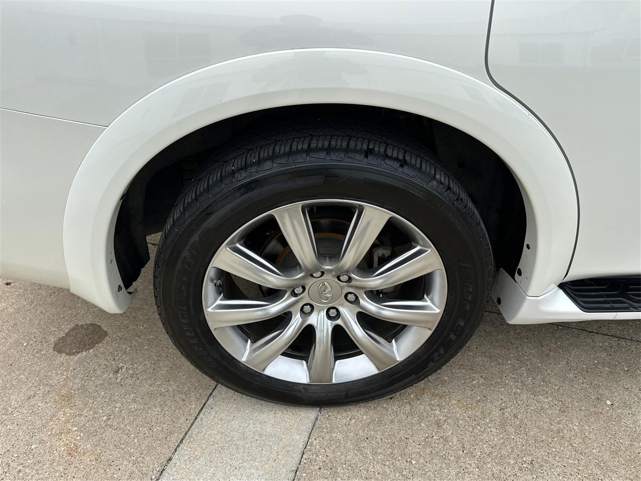 Infiniti QX56  2012