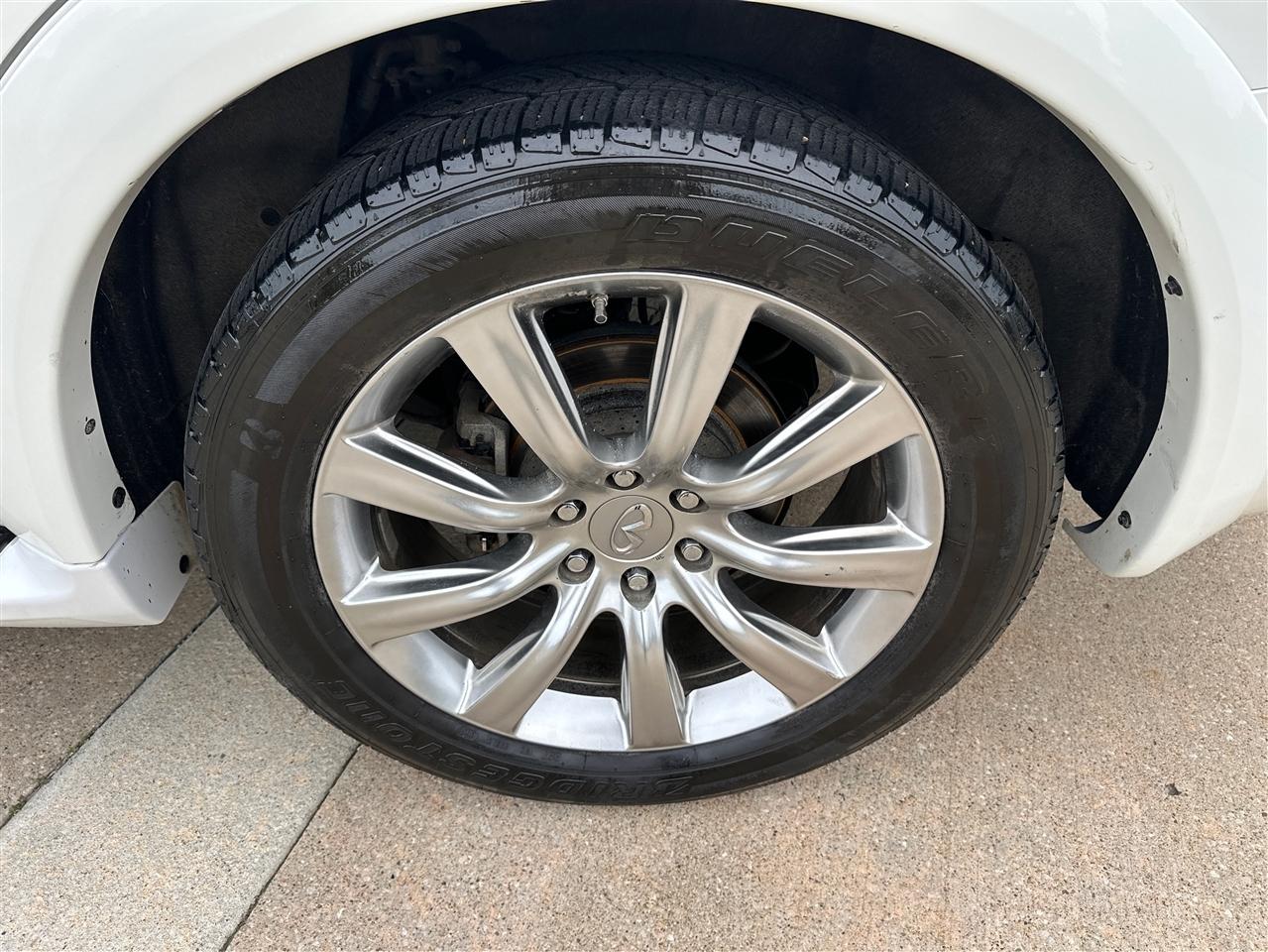 Infiniti QX56  2012