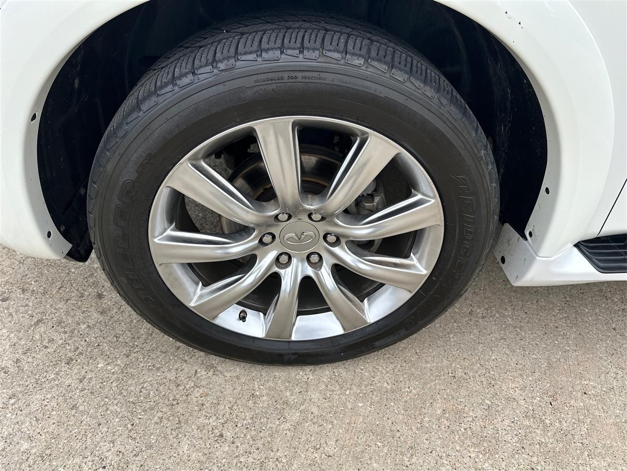 Infiniti QX56  2012