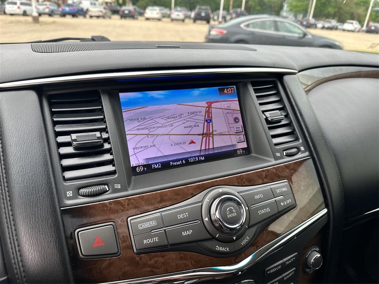 Infiniti QX56  2012