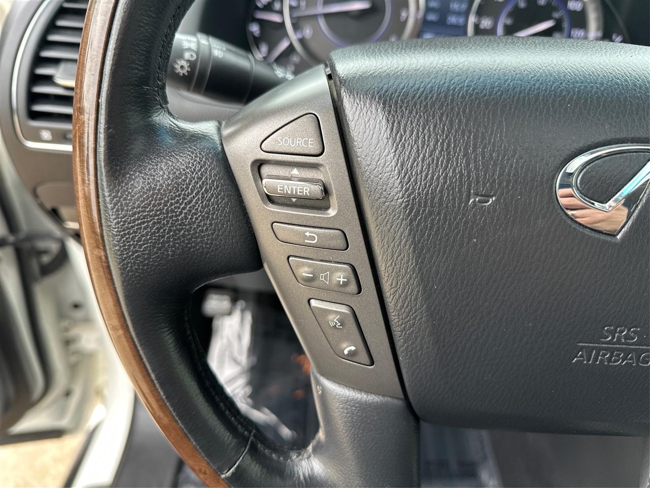 Infiniti QX56  2012