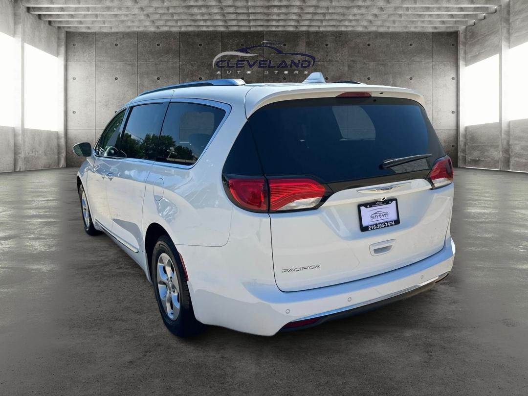 Chrysler Pacifica  2017