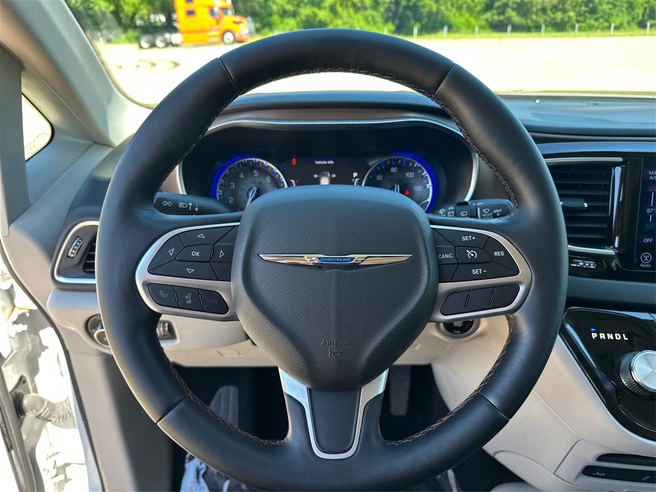 Chrysler Pacifica  2017