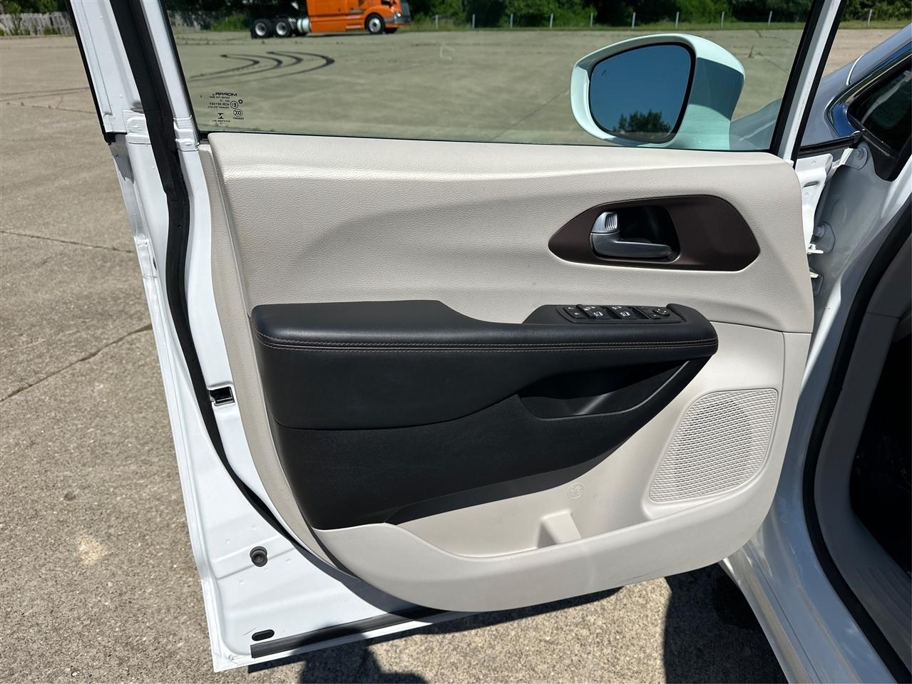 Chrysler Pacifica  2017