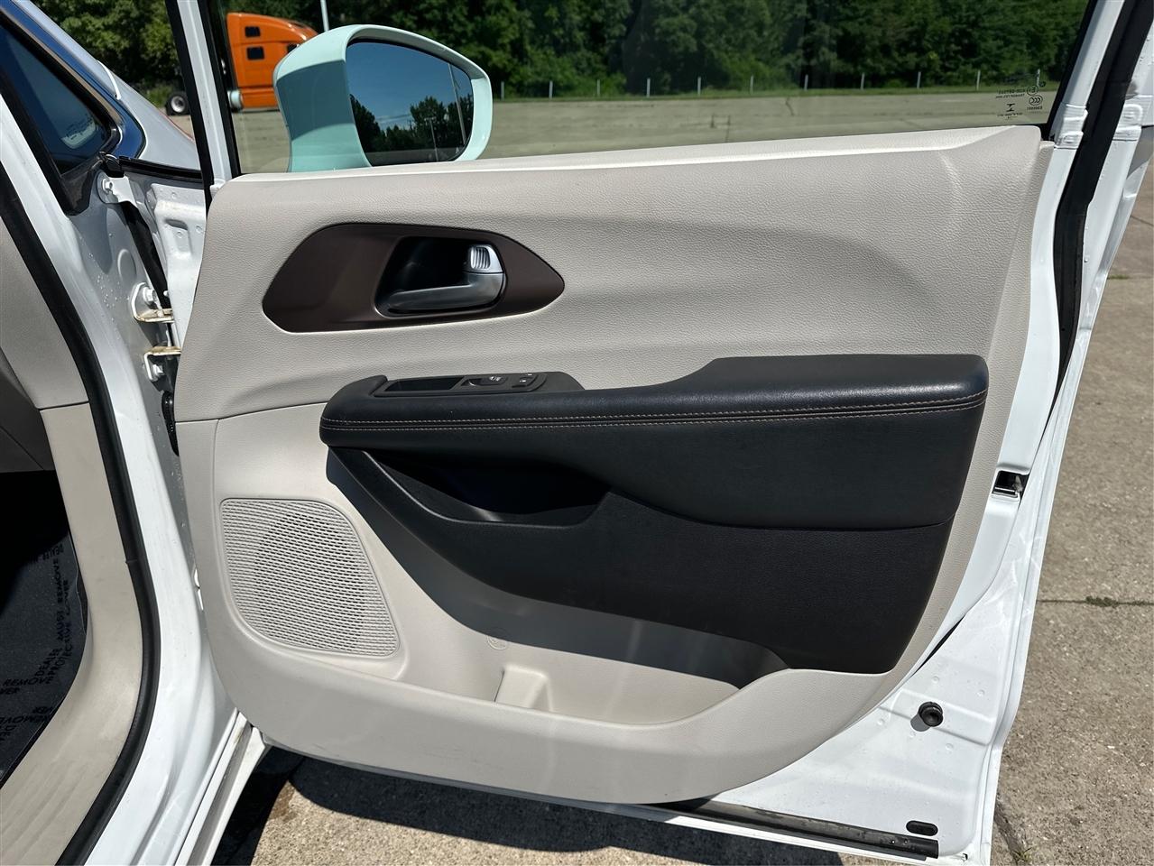 Chrysler Pacifica  2017