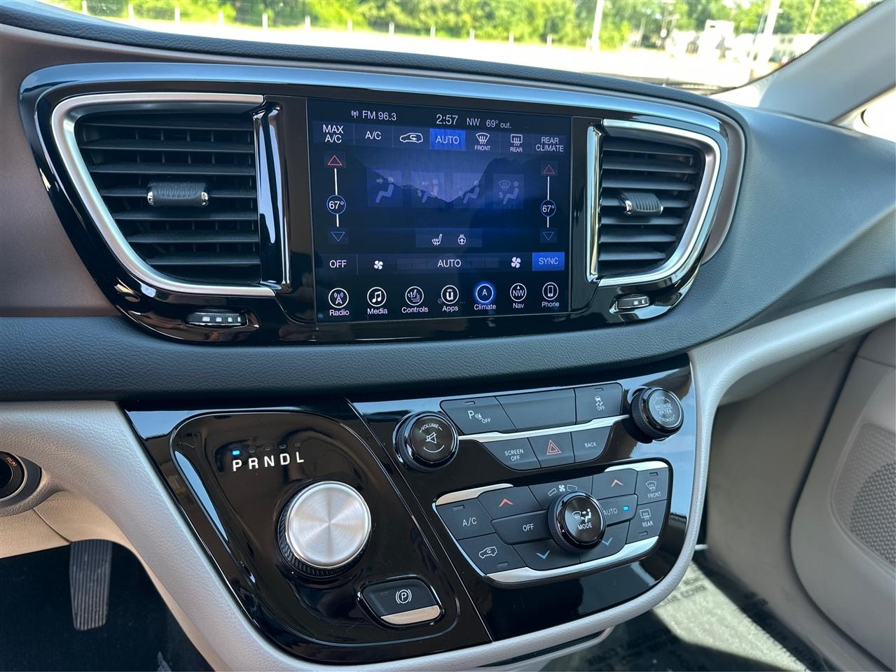 Chrysler Pacifica  2017