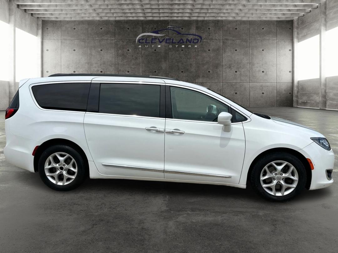 Chrysler Pacifica  2017