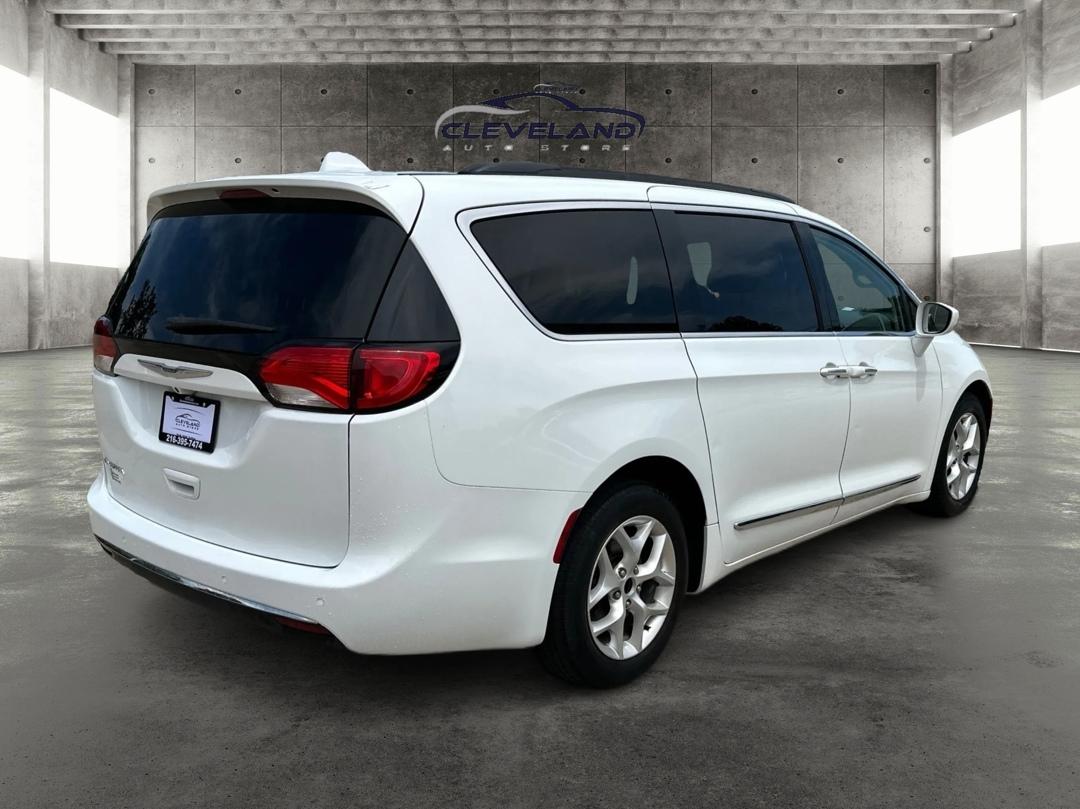 Chrysler Pacifica  2017