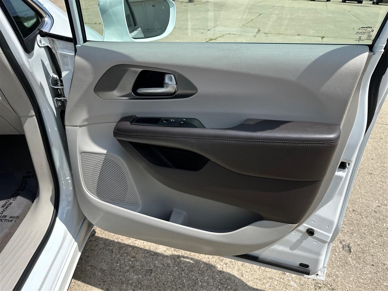 Chrysler Pacifica  2017