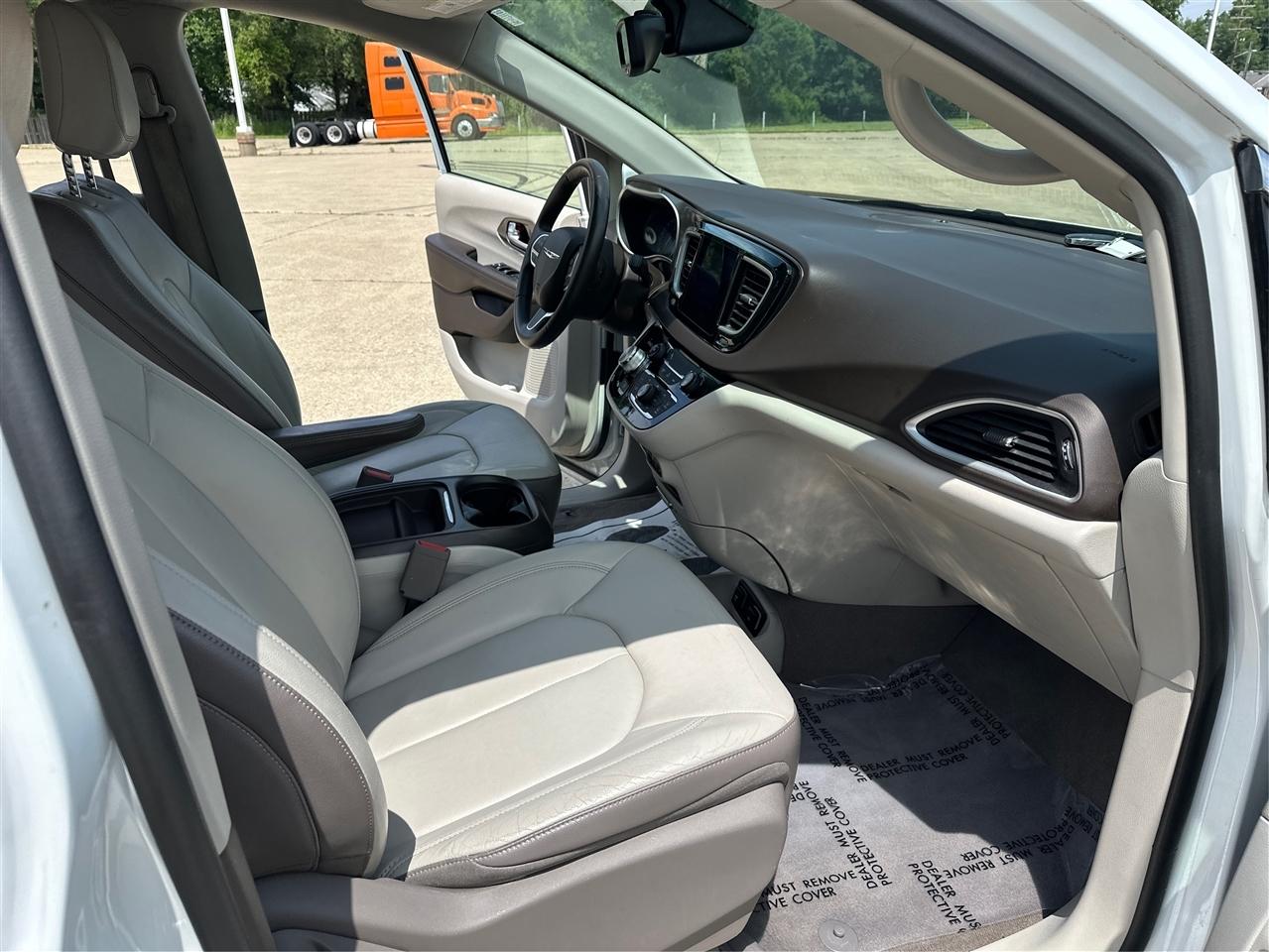 Chrysler Pacifica  2017