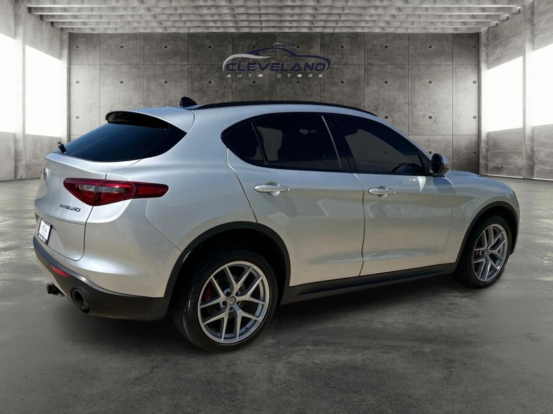 Alfa Romeo Stelvio  2018