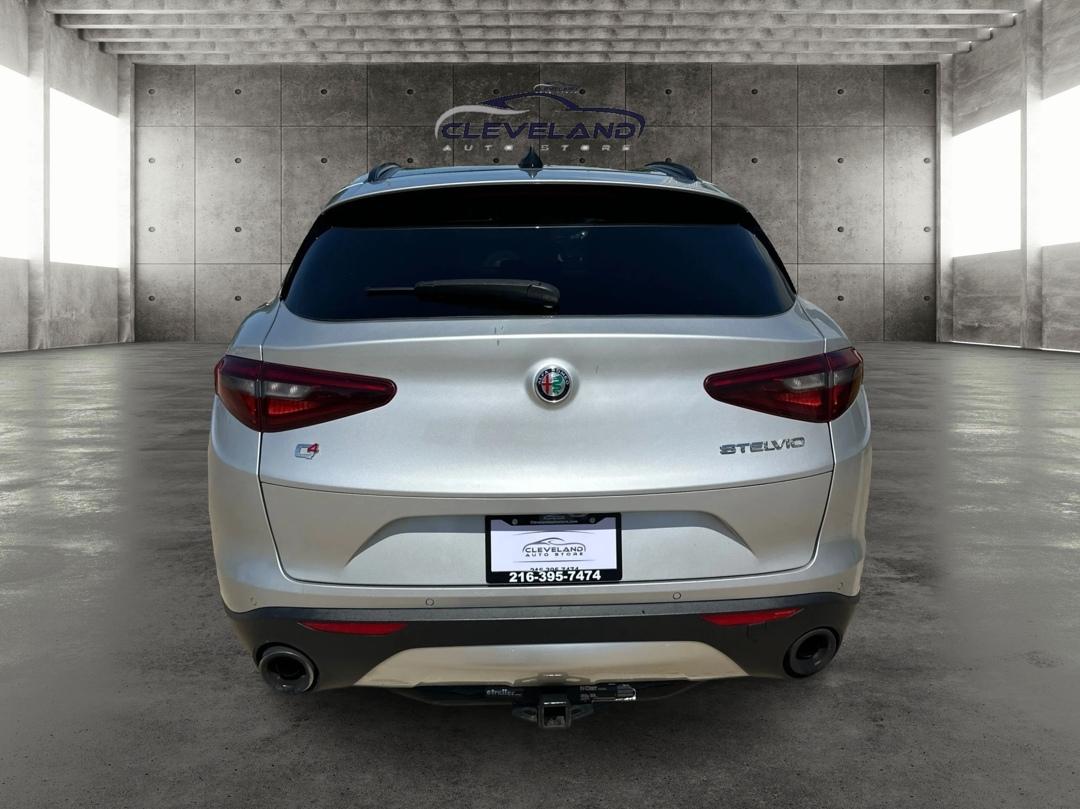 Alfa Romeo Stelvio  2018