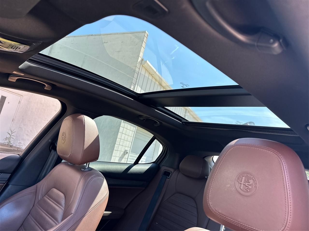 Alfa Romeo Stelvio  2018