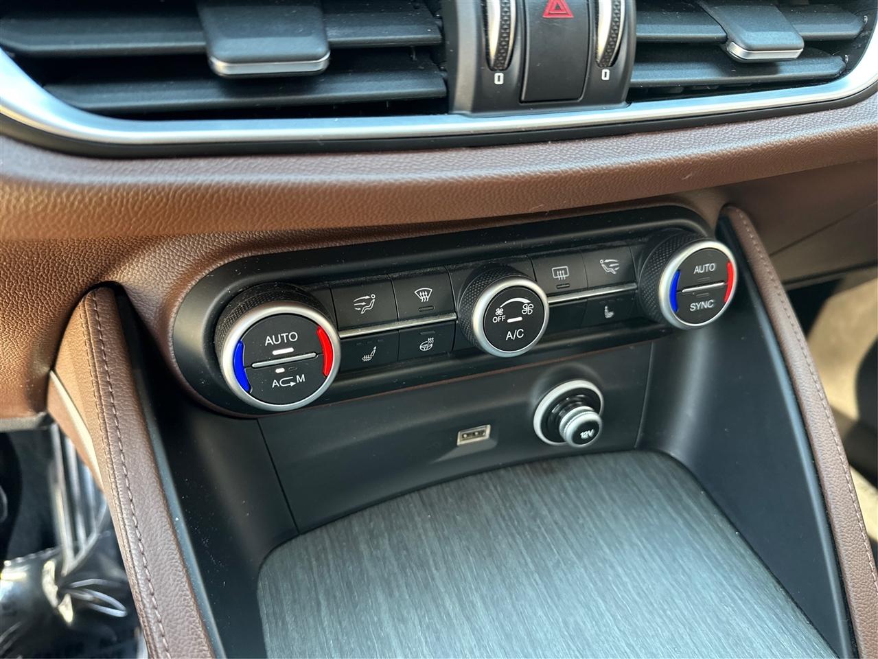Alfa Romeo Stelvio  2018