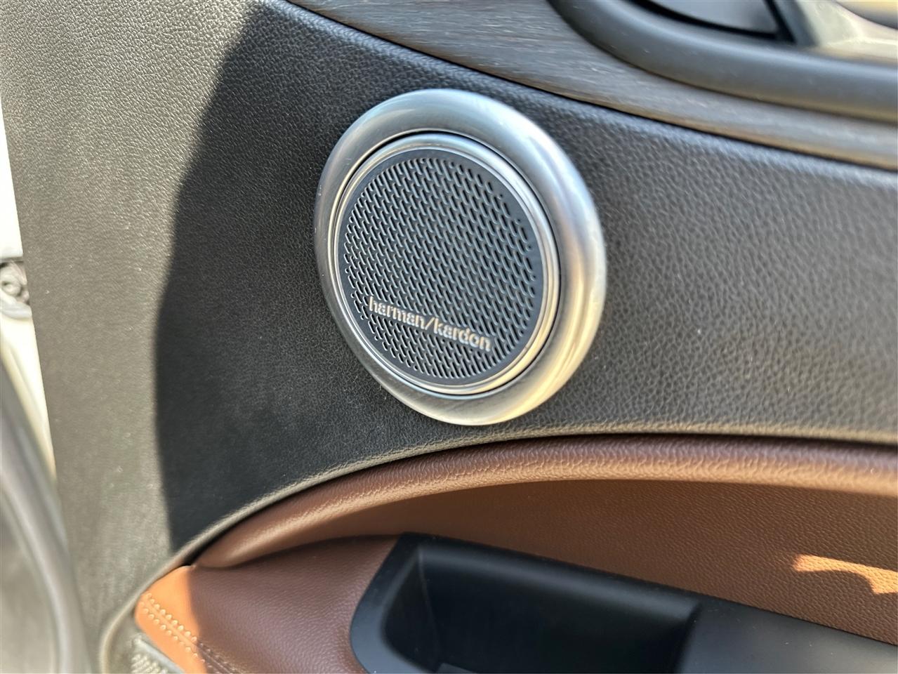 Alfa Romeo Stelvio  2018
