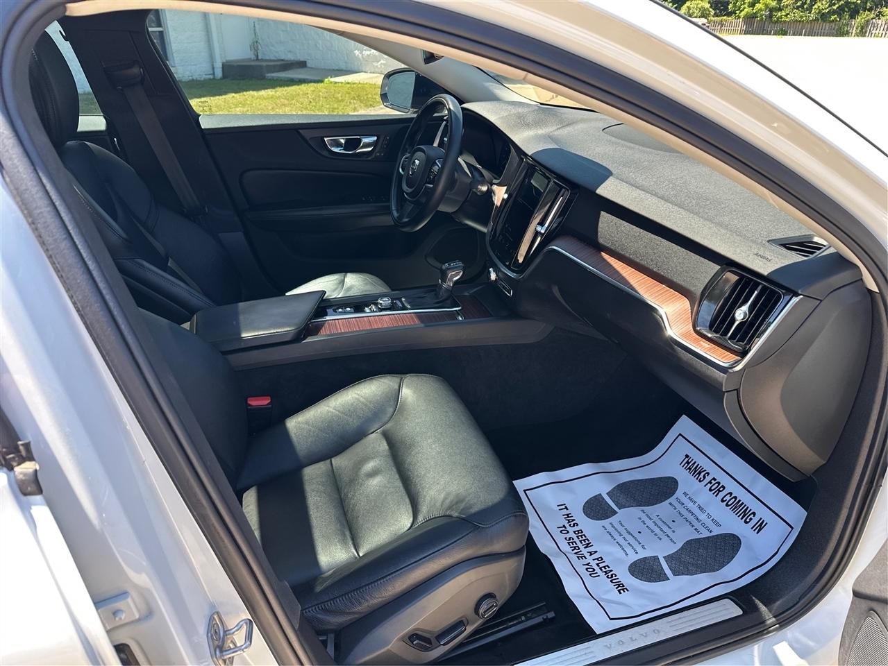 Volvo S60 T5 Momentum 2021