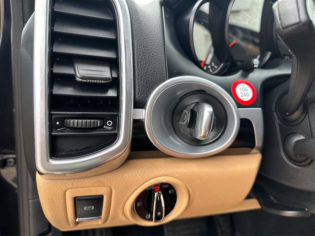 Porsche Cayenne  2014