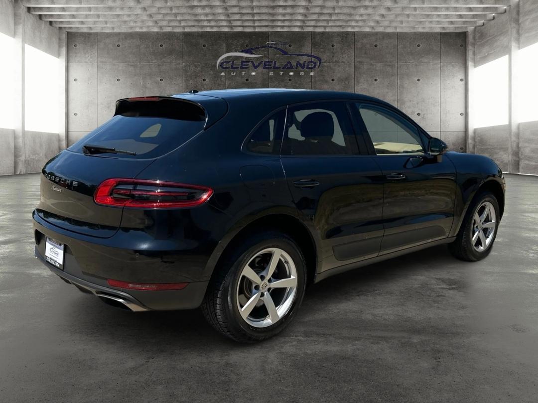 Porsche Macan  2017