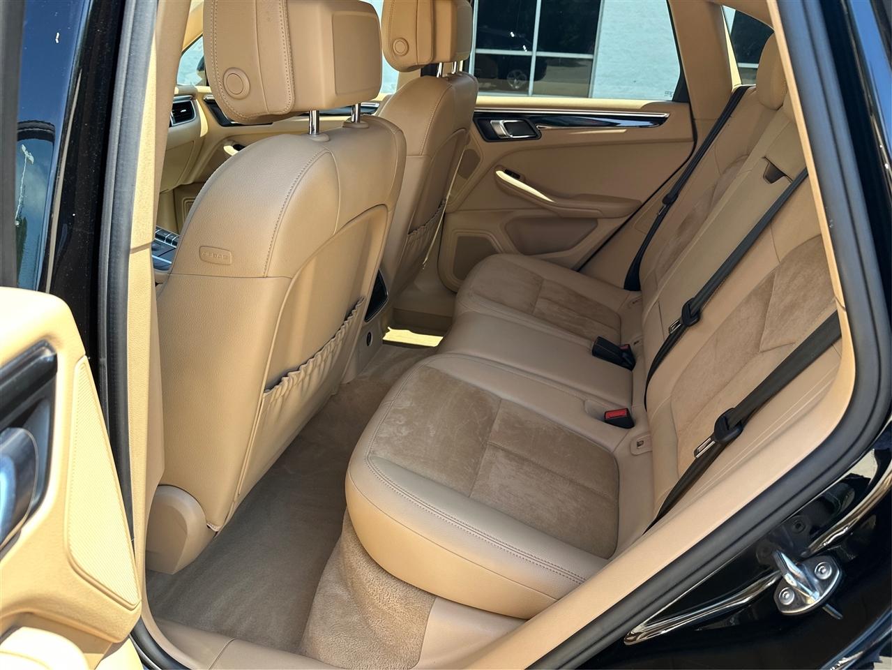 Porsche Macan  2017