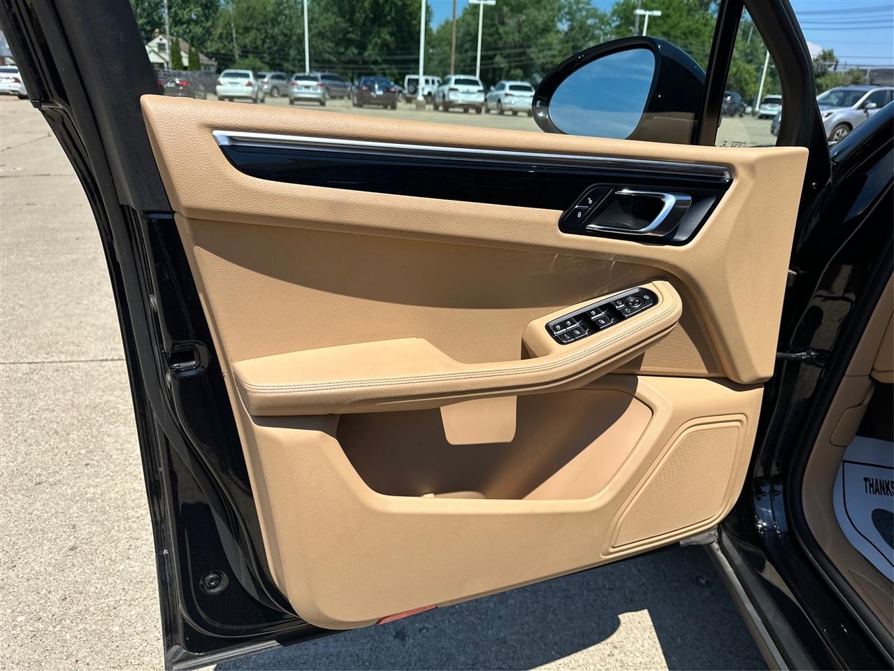 Porsche Macan  2017
