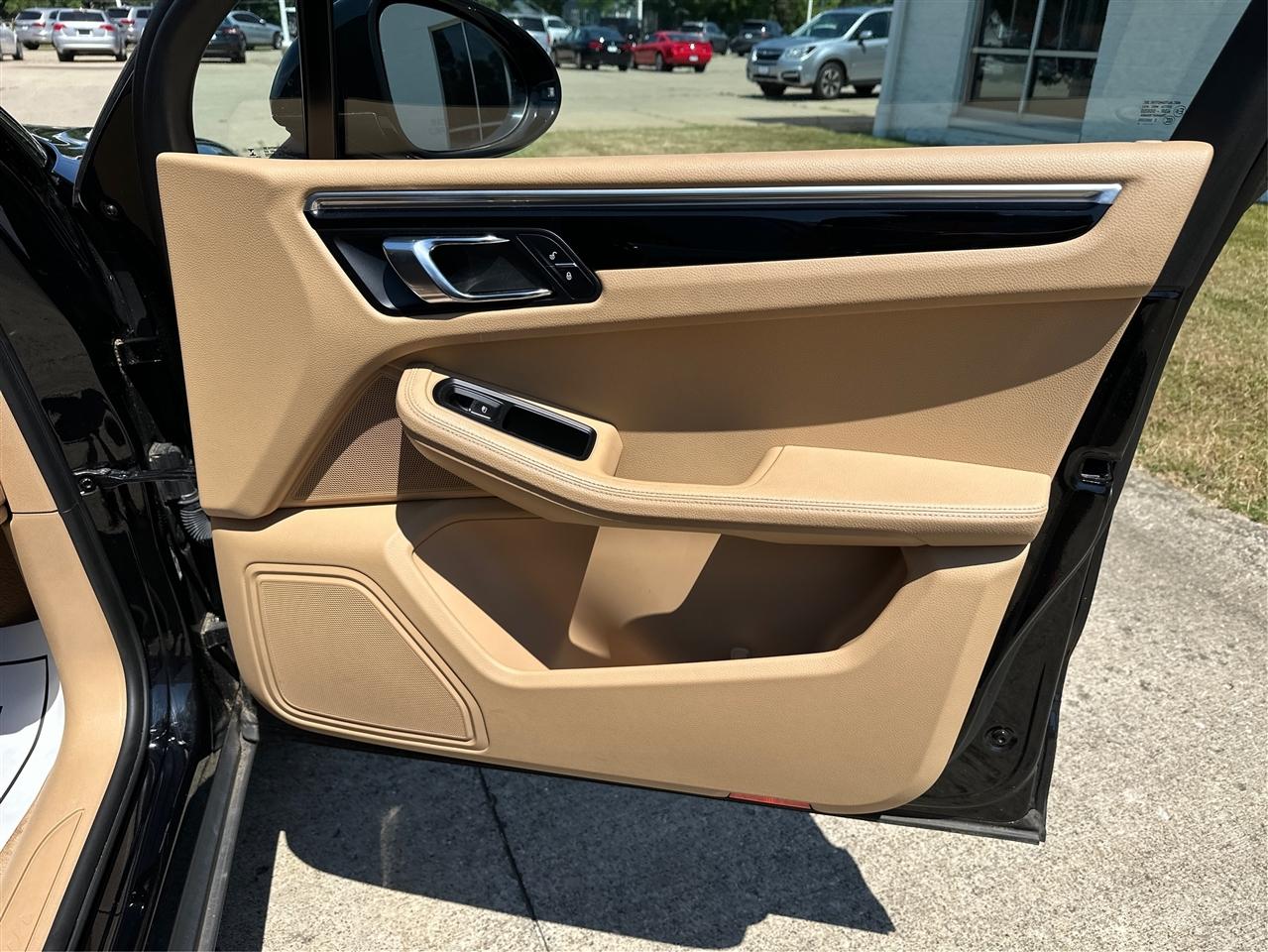 Porsche Macan  2017